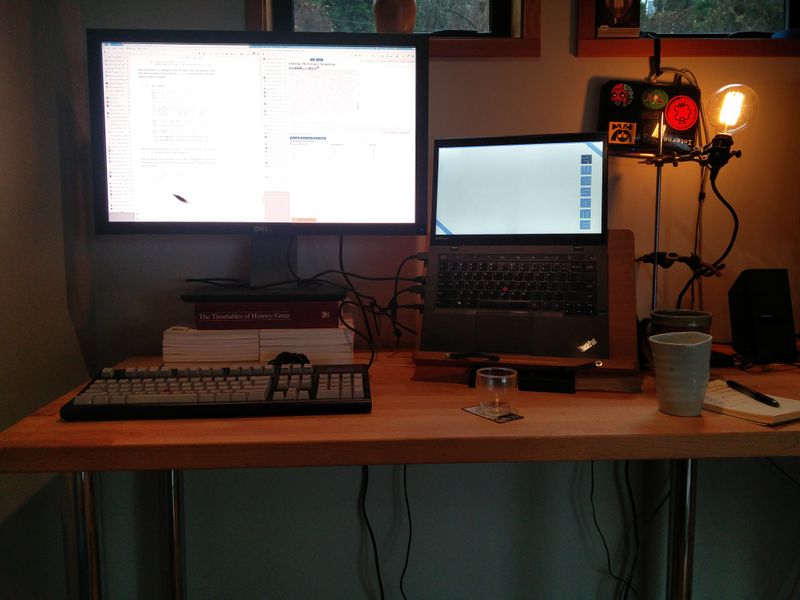 File:Home desk 20151212.jpg